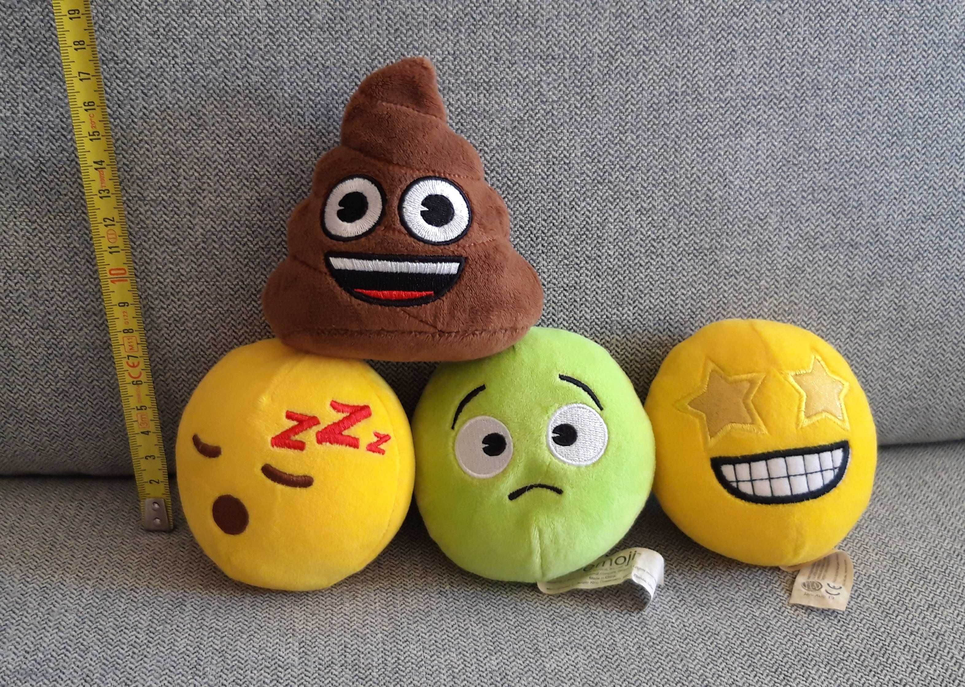 Conjunto de peluches EMOJI