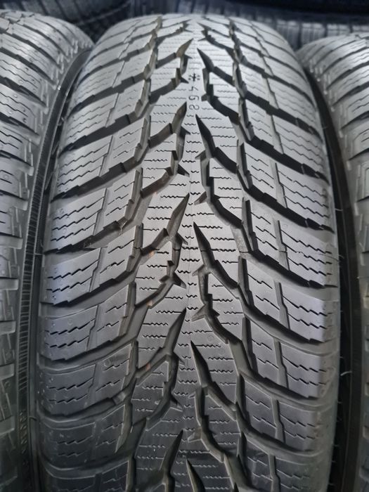 165/70R14 Nokian SnowProof.