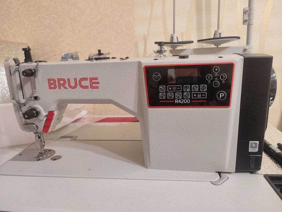 BRUCE R4200-DHQ-M Промышленная компьютеризированная швейная машина