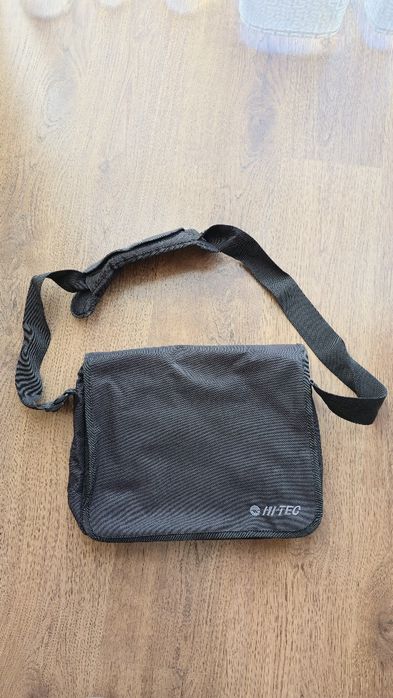 Сумка для Ноутбука 15.6" на плече.