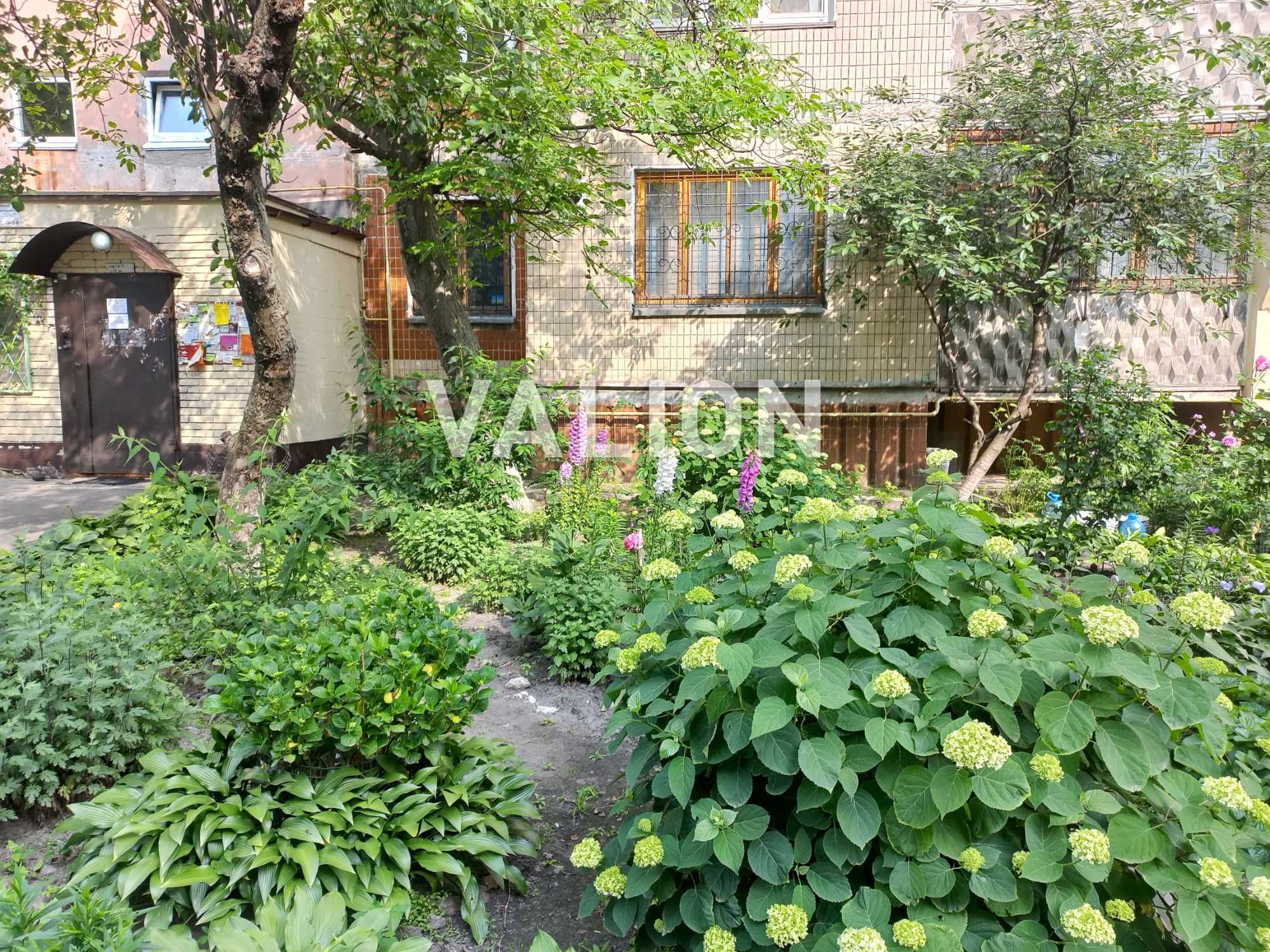 Без % Продаж 5-кім. кв. вул Васильківська 38, поруч метро, Максимовича