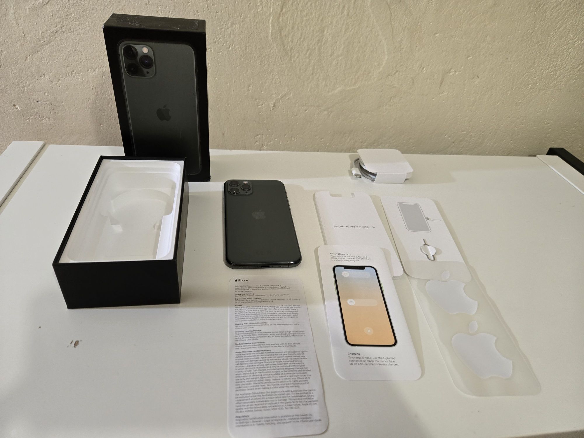 iPhone 11 Pro 64 GB Midnight Green + 3 Etui + 3 Szkła hartowane