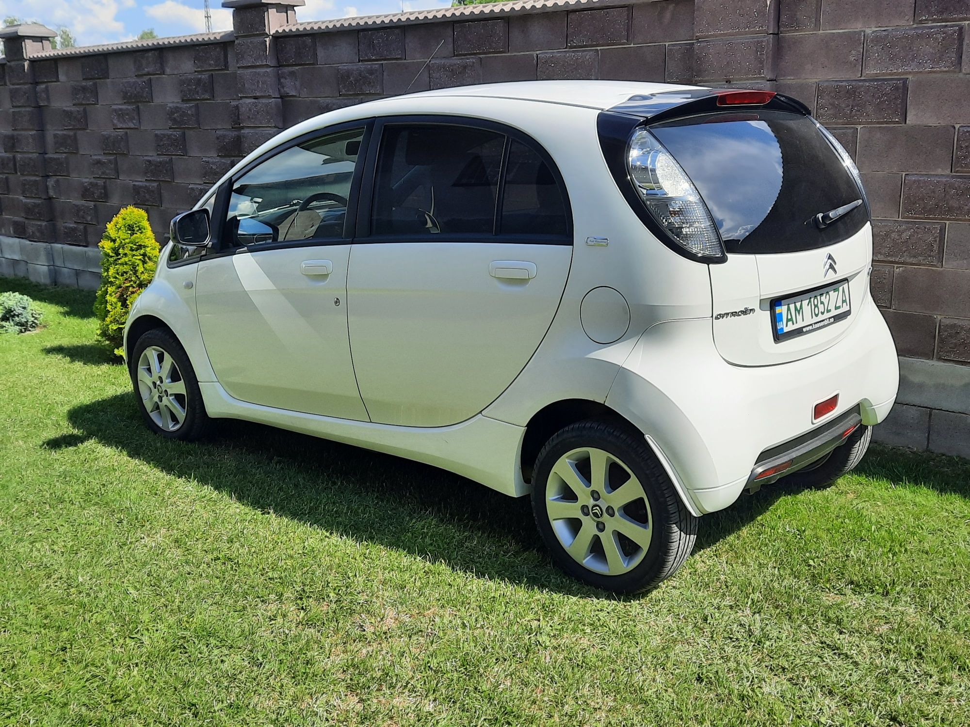 Продам Citroen C-zero