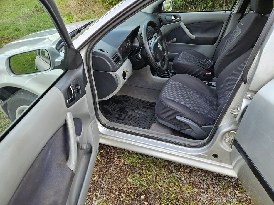 Skoda Octavia 1999 рік 1,6 бензин для військових