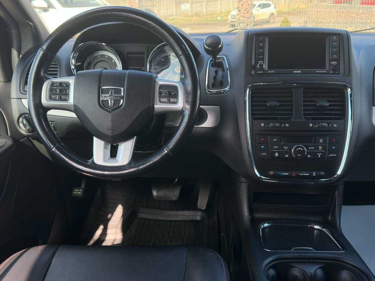 Авто Dodge Grand Caravan 2019