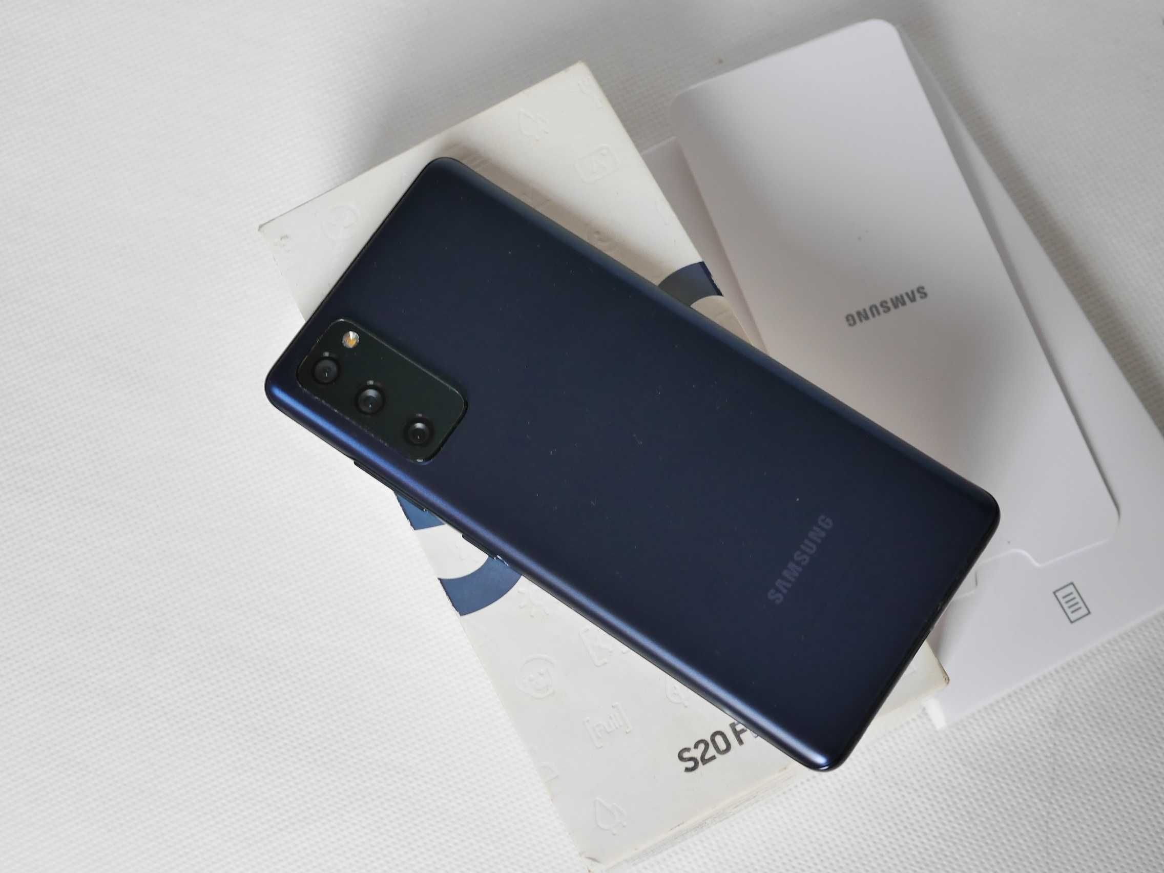 Samsung S20FE 5G 6/128 cloud navy jak nowy Snapdragon