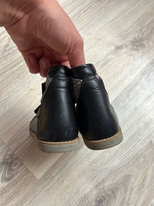 Віддаю БЕЗКОШТОВНО ортопедичне взуття 23р босоніжки хлопчику