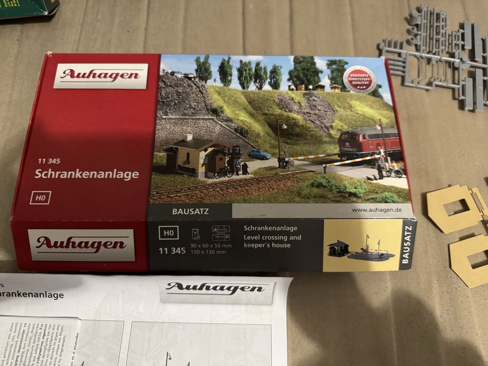 Dom pracowników kolei Auhagen 11349 model do sklejania