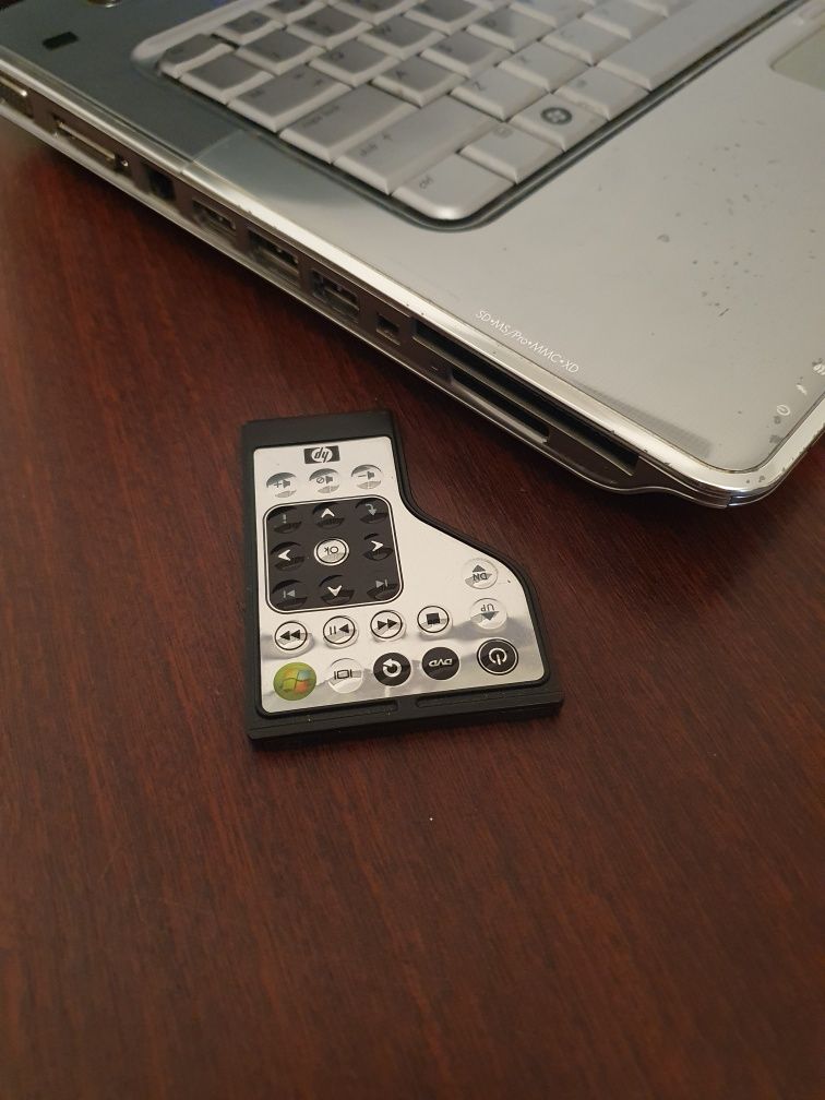 Laptop HP Pavilion Entertainment PC Intel Centrino 2 vista nividia