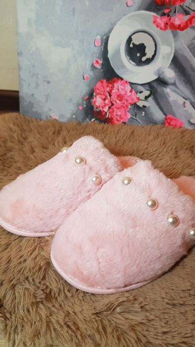 Продам кімнатні тапочки