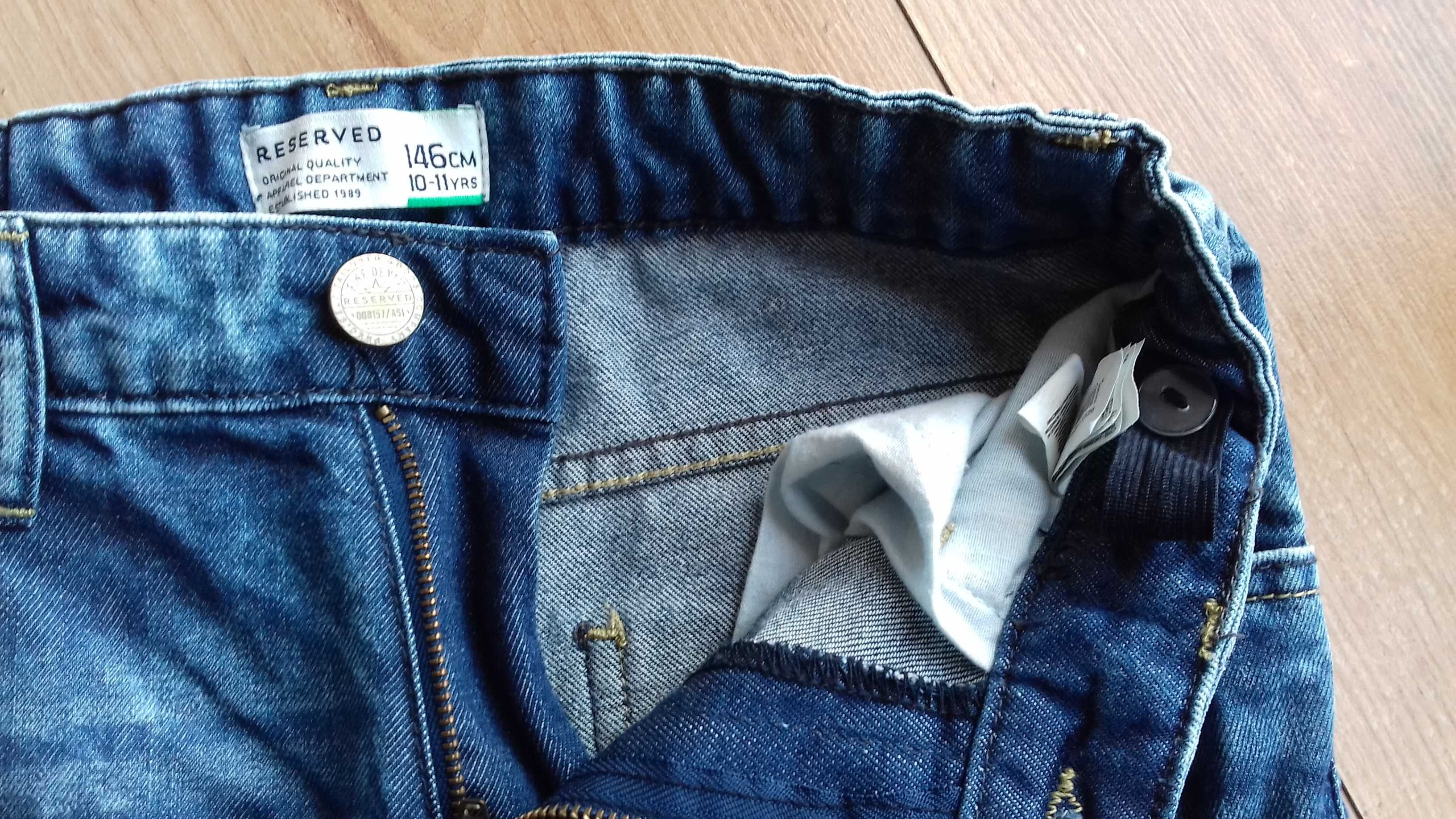 Młodzieżowe spodnie dżinsowe Reserved 146