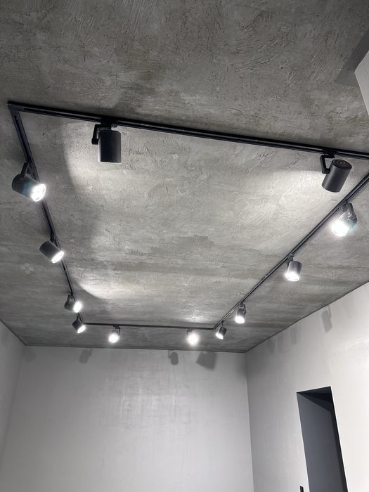 Комерційне приміщення з постійним елекропостачанням