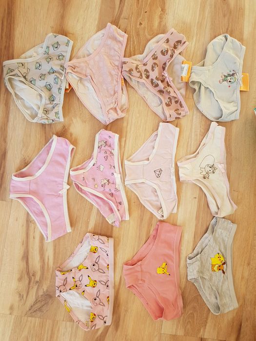 Majtki 98-104 dla dziewczynki (11 sztuk)