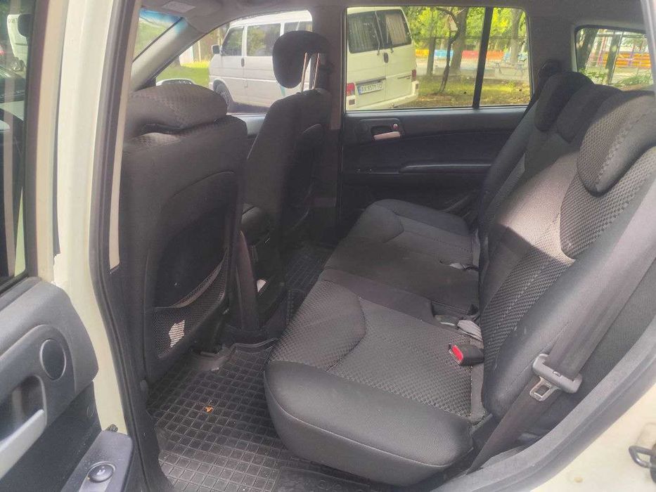 Продаю хороше потужне авто Ssangyong Kyron 2009 року
