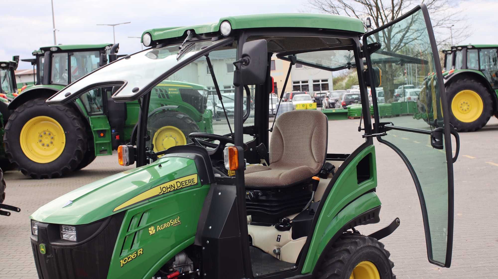 Ciągnik kompaktowy 1026r John Deere