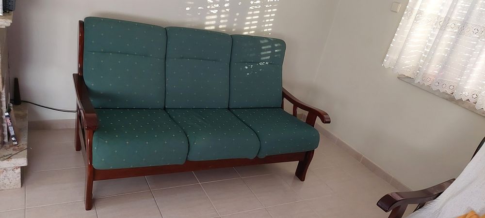 Conjunto Sofá 3 lugares + 2 lugares em madeira