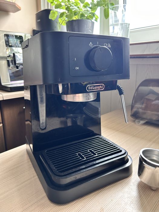 Ekspres kolbowy DeLonghi