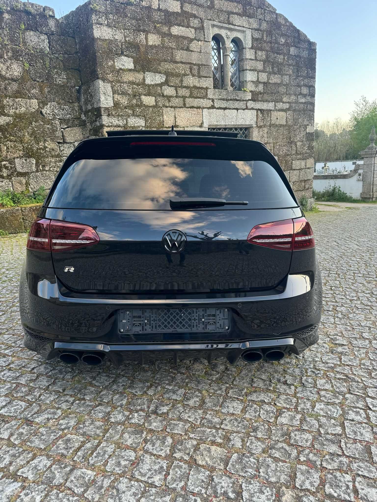 Volkswagen Golf VII R