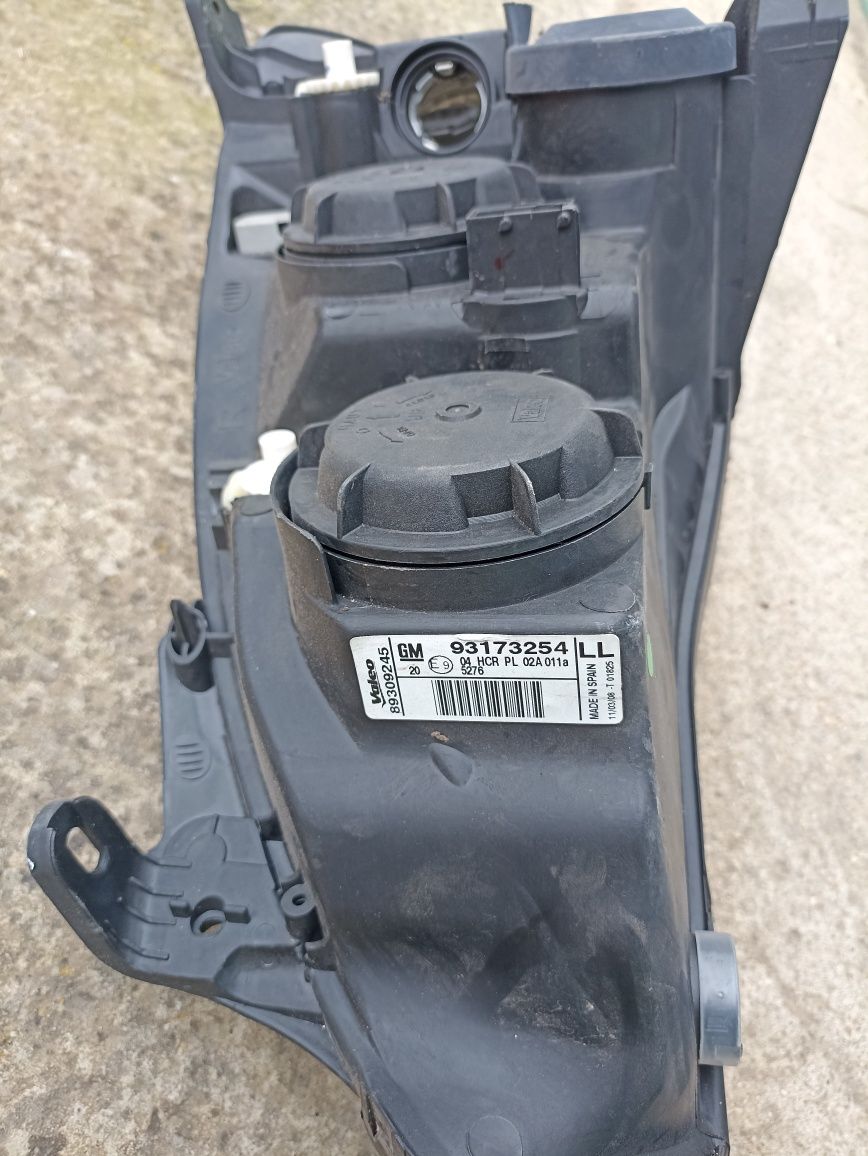 Farol direito Opel