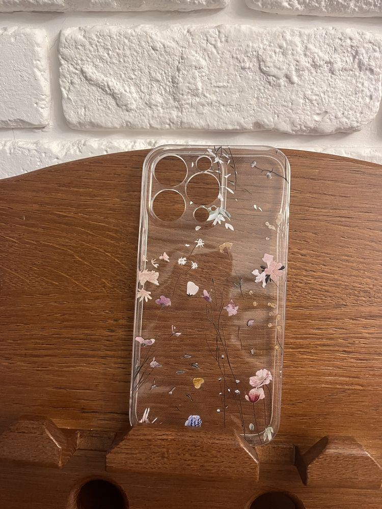 Чехлы на iPhone 13 Pro и 15 Pro Max
