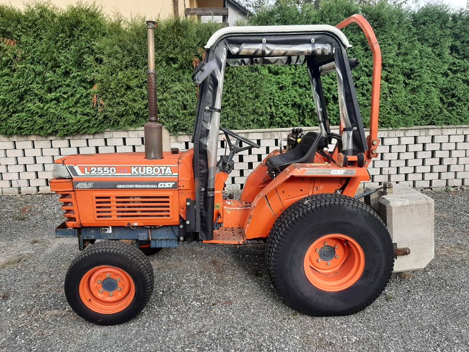 Ciągnik ogrodniczy ogrodowy  Kubota L2550 30KM 4x4 Yanmar Iseki