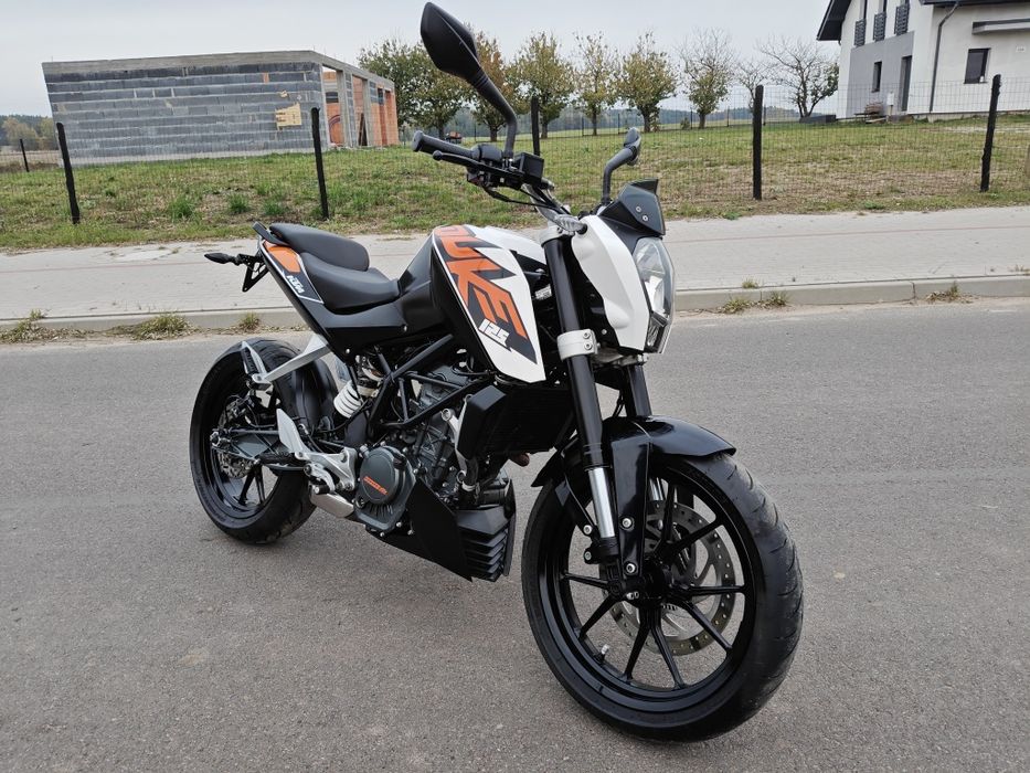 KTM Duke 125 ABS piękny stan Niemcy oryginał bezwypadkowy