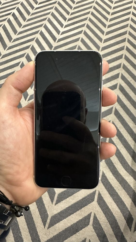 iPhone SE 2020 64Gb Neverlock білий