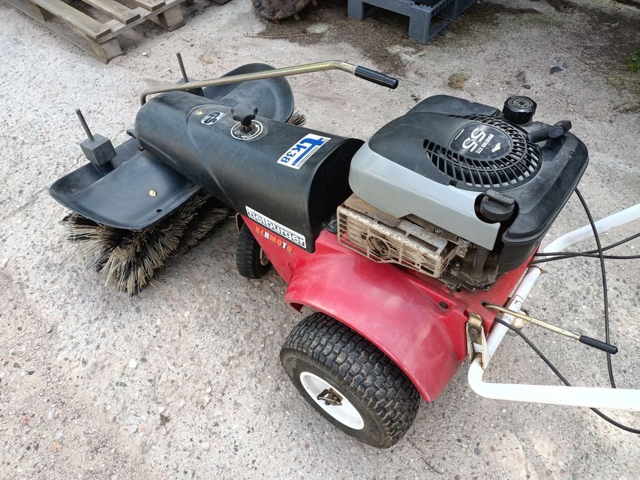 Zamiatarka Spalinowa BRIGGS & STRATTON Quantum xts