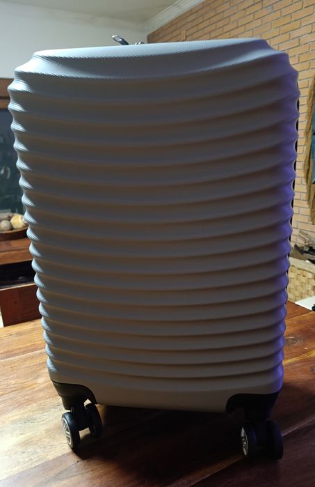 Mala de cabine, rodas 360°,prateada. Nova!