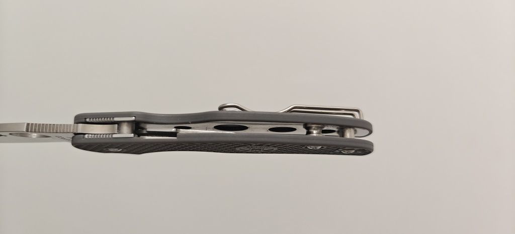 Nóż składany Spyderco Sage 5 Grey FRN Maxamet