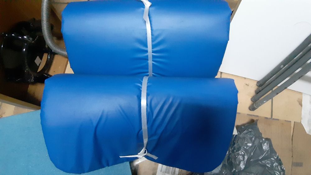 Dous colchões de viagens ou de praia