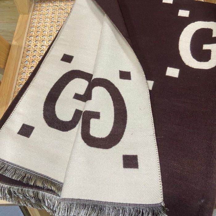 Шарф Gucci в подарунковій упаковці