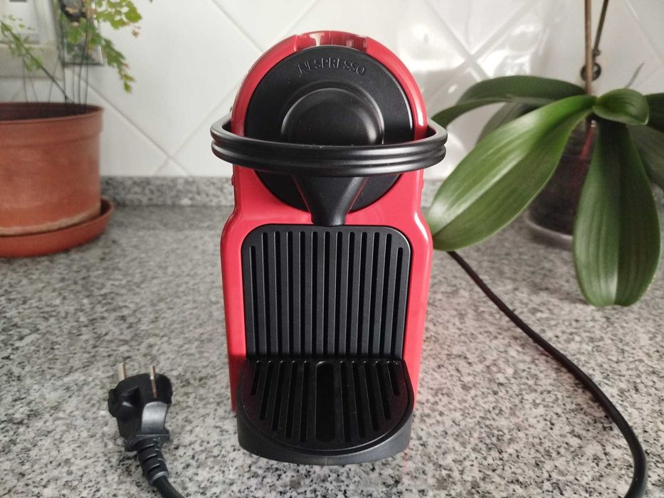 Máquina de Café KRUPS Nespresso Inissia XN100510 Vermelho