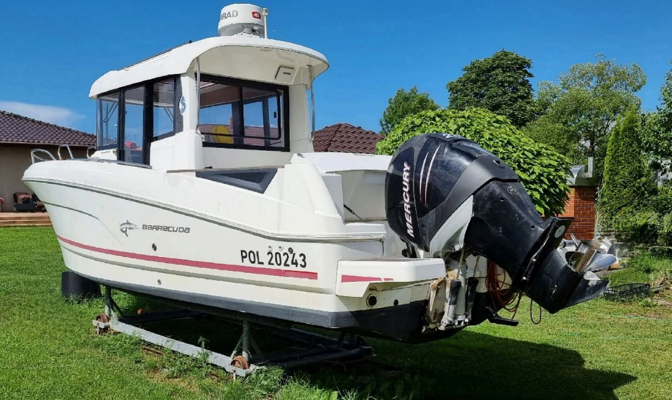 Łódź wędkarska Beneteau Barracuda 7