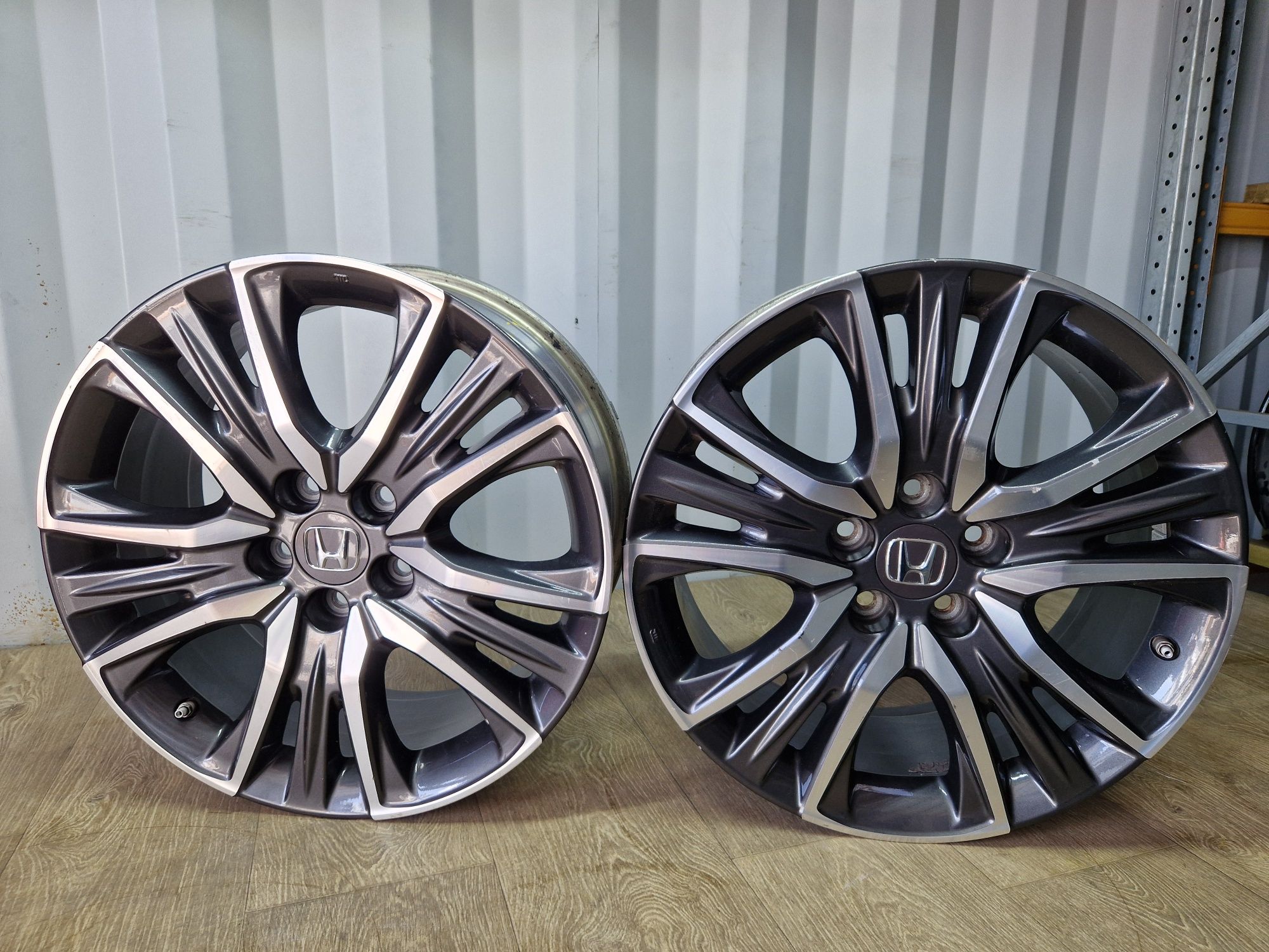 Felgi 19 honda legend accord cr-v hr-v 5x114.3  8j et50 os 64.1