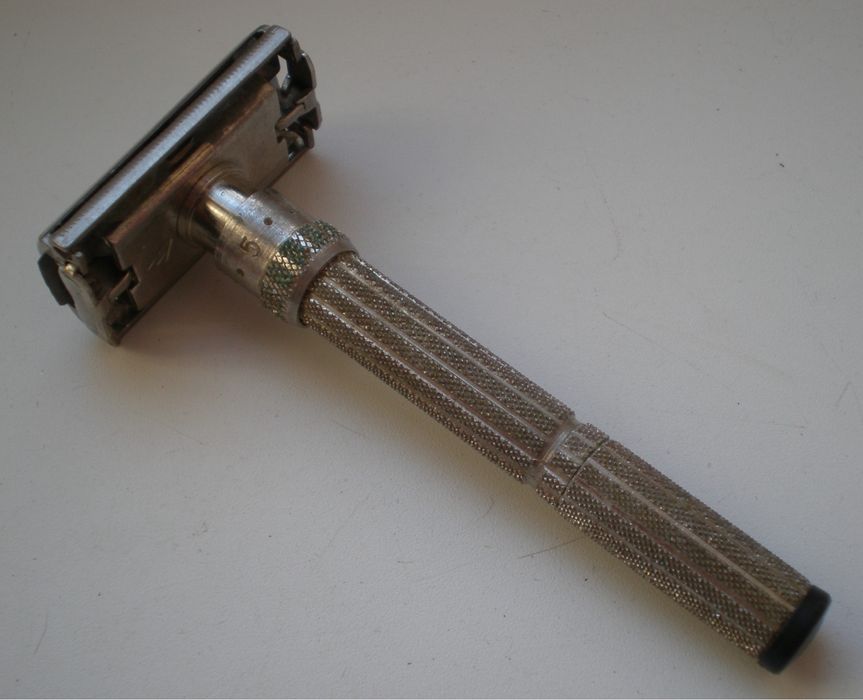 Бритвенный станок бритва "Ватра" в коробочке