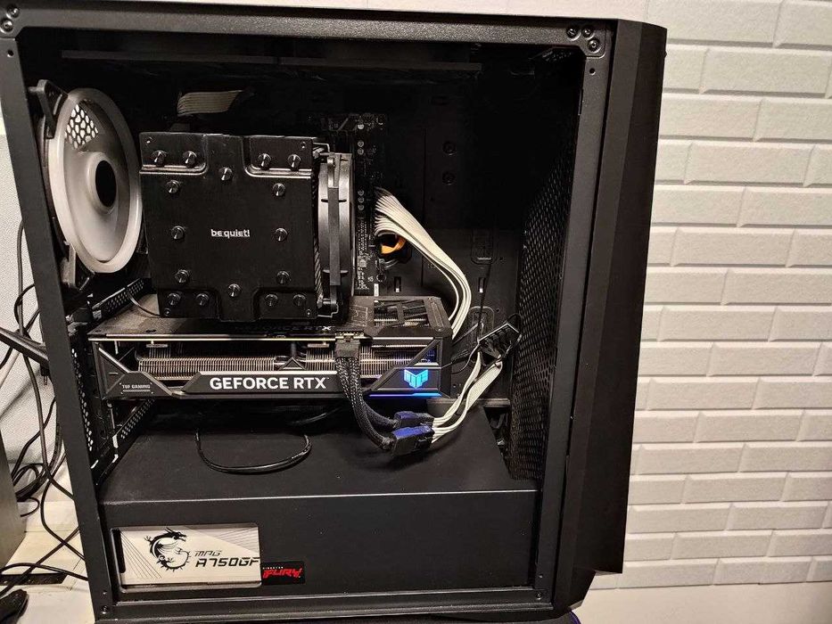 komputer gamingowy r5 5600x asus tuf rtx4070ti +2 monitory