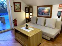 Mesa multiuso com gavetas e prateleira