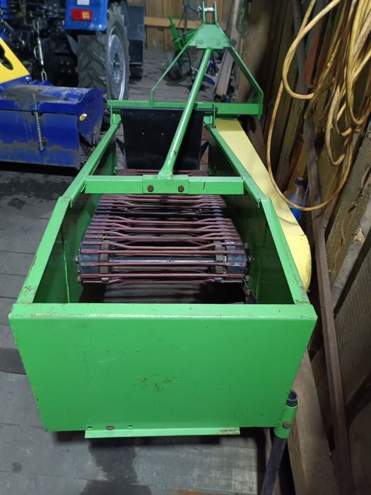 Копалка транспортерна на міні трактор ...с КУНІВ.ХМЕЛЬНИЦЬКА . ОБЛ.