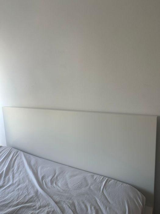 Vendo conjunto Cama + colchão + mesinha cabeceira