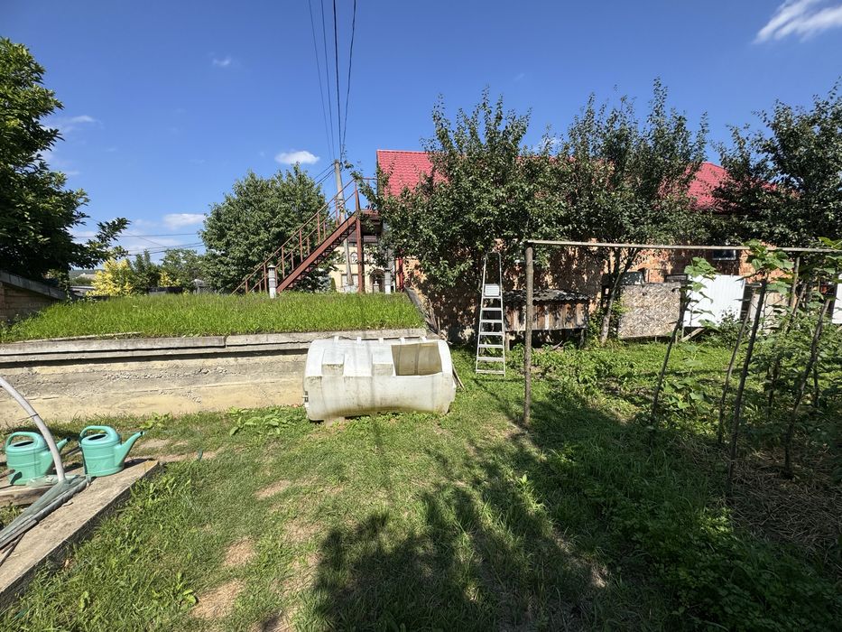 Земельна ділянка, 0.10 га, з будівлею 140 м. кв.