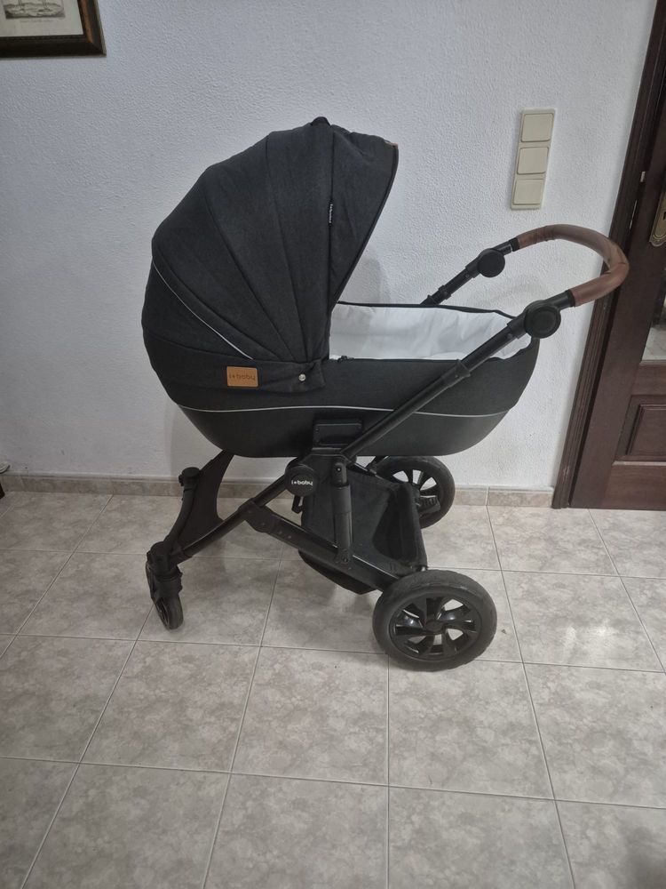 Carrinho de bebé completo e como novo