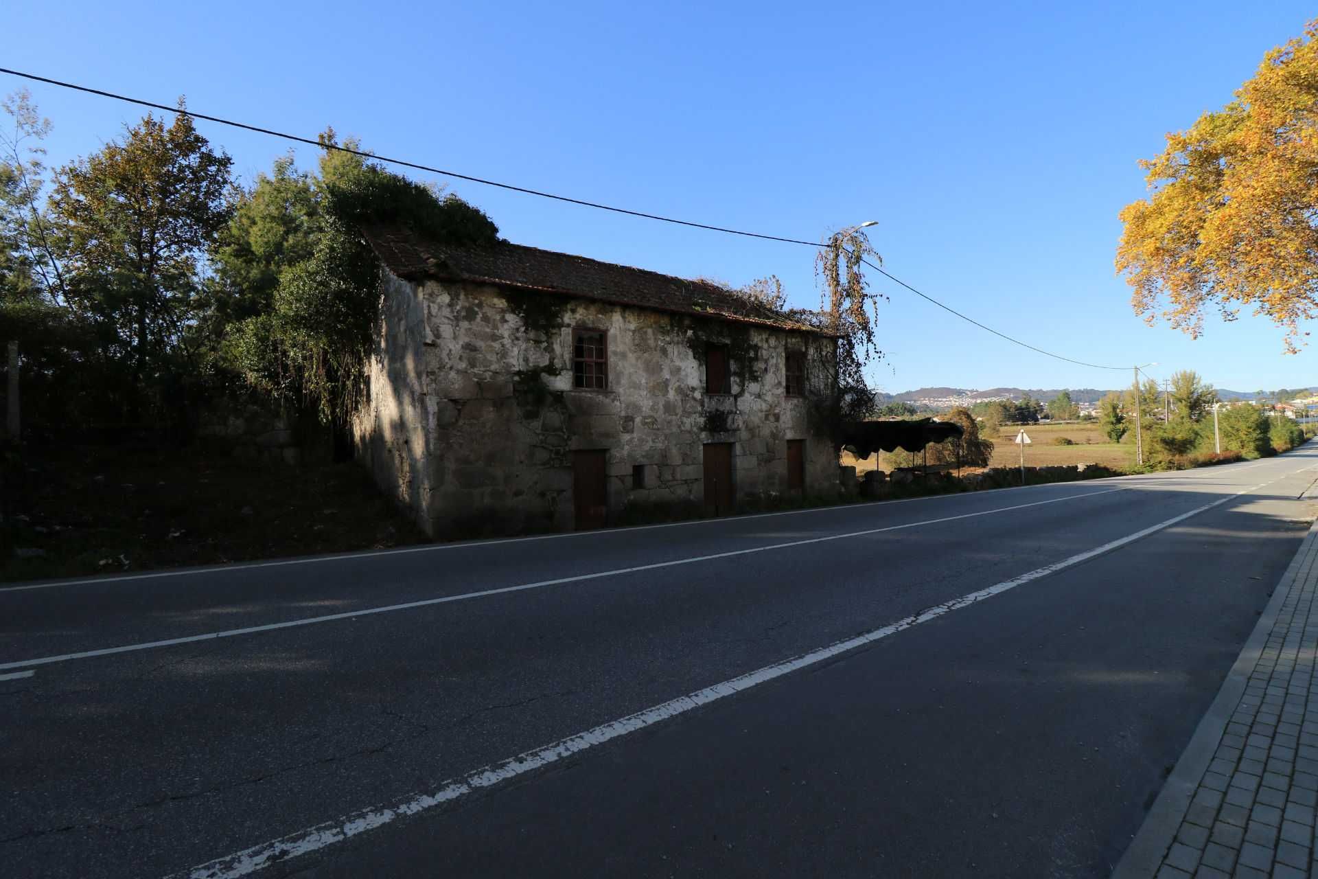 Moradia V2 P/ Recuperar Lodares Lousada