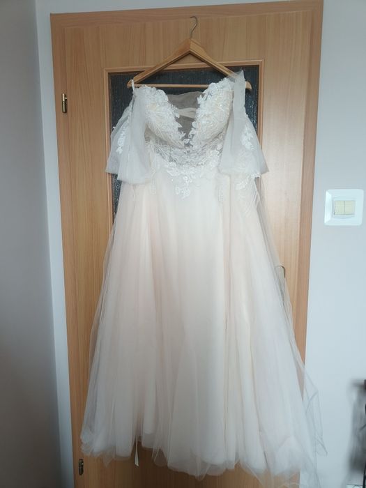 Suknia ślubna plus size
