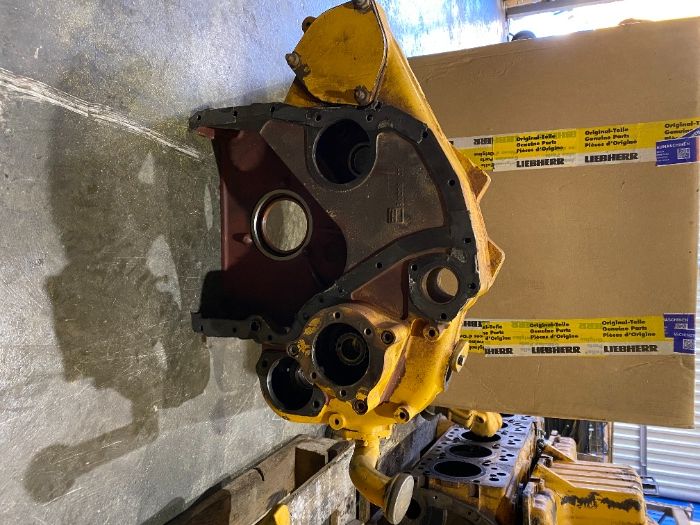 Передня кришка двигуна Liebherr D906