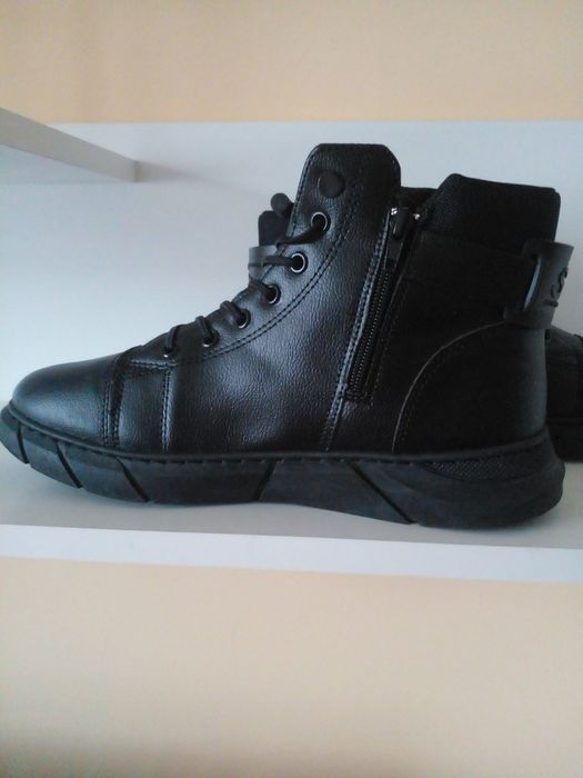 Нові чоловічі черевики