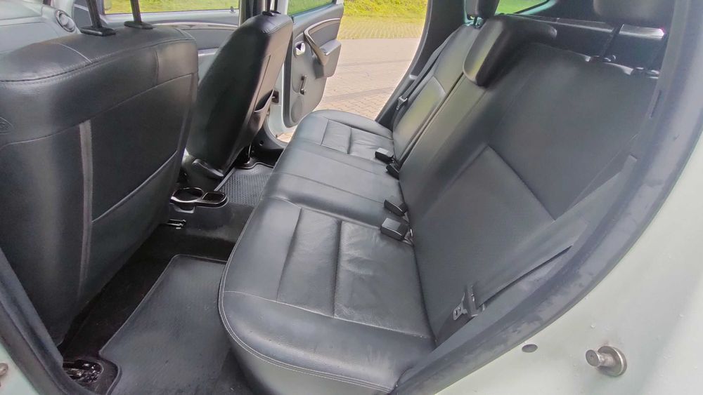 Dacia Duster 1.6 16V 4x2 Prestige + LPG