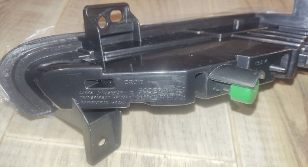 Денні ходові вогні на Renault Fluence 2014->2016