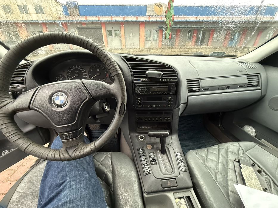 Bmw E36 320i / 2.8 automat  E30 2.4 9000 bez negocjacji