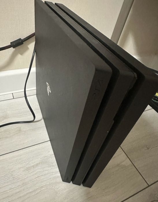 PlayStation 4 pro 1 tb